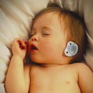 El soroll i els nadons. Serviran els xumets per tapar les orelles?